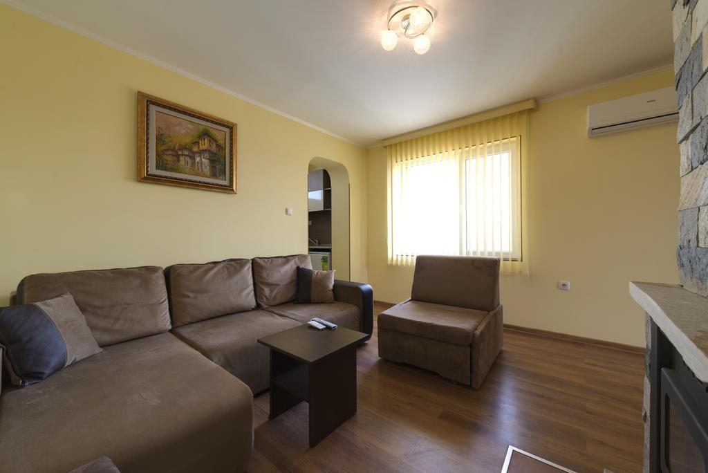 Marinovata Kashta Guest House Veliki Preslav Exterior foto